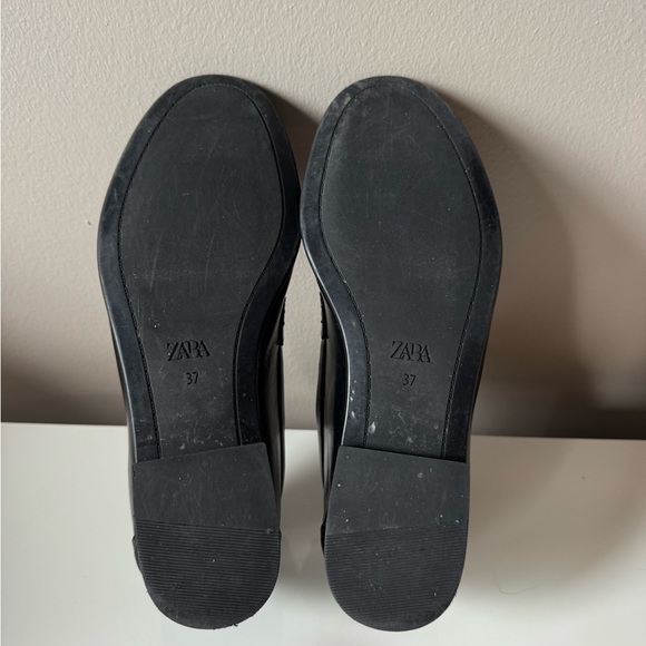 Zara • Black Leather Loafers Ruched - Picture 5 of 10